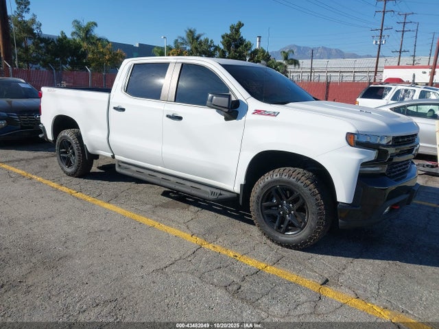 CHEVROLET SILVERADO 1500 4WD STANDARD BED LT TRAIL BOSS - 1