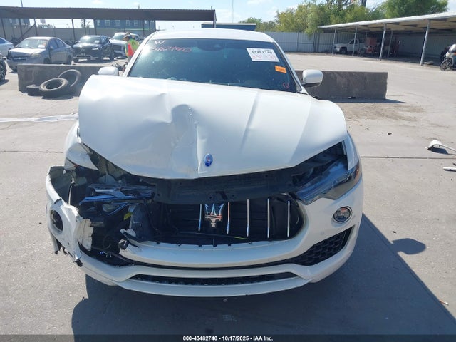 2019 MASERATI LEVANTE 12