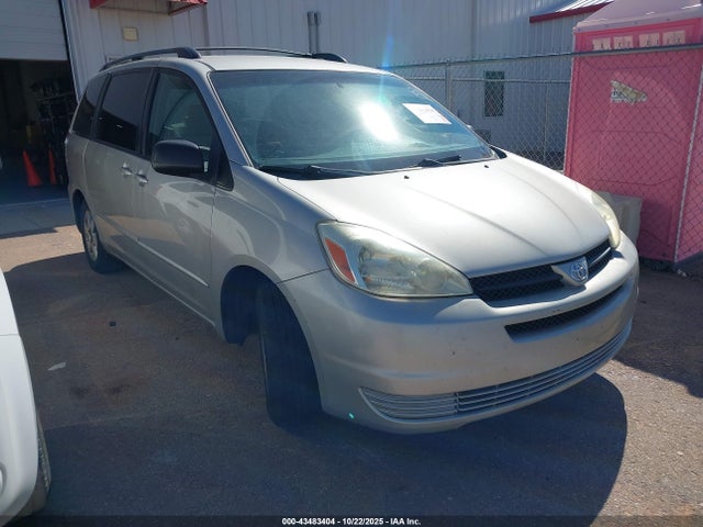 2005 TOYOTA SIENNA LE