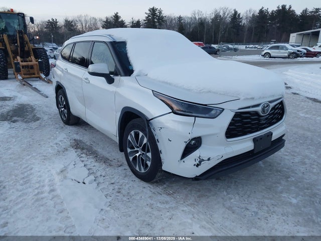 2021 TOYOTA HIGHLANDER XLE