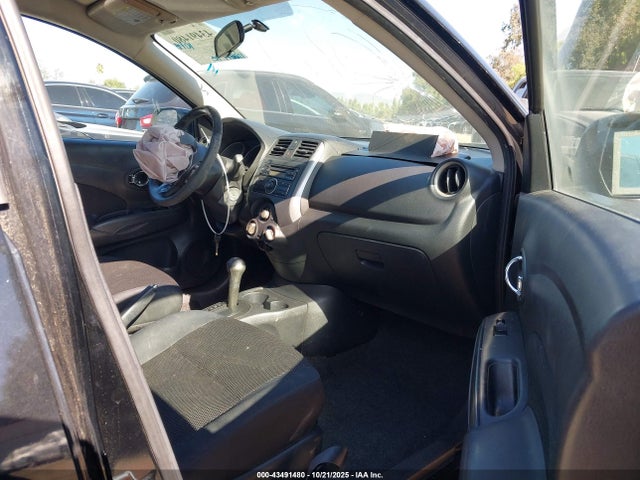 2013 Nissan VERSA 1.6 SV — фото 5
