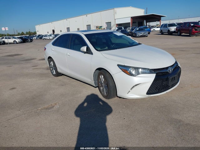 2016 TOYOTA CAMRY SE