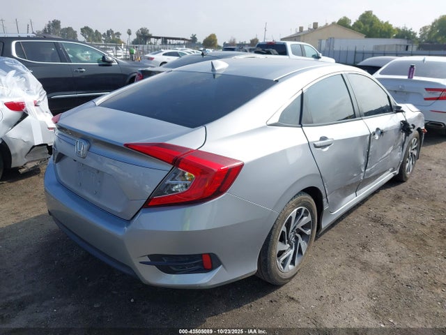 2018 Honda CIVIC EX — фото 4
