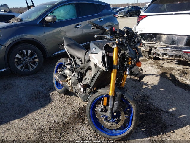 2014 YAMAHA FZ09 