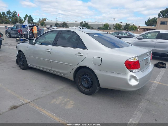 2005 Toyota CAMRY LE 照片 3