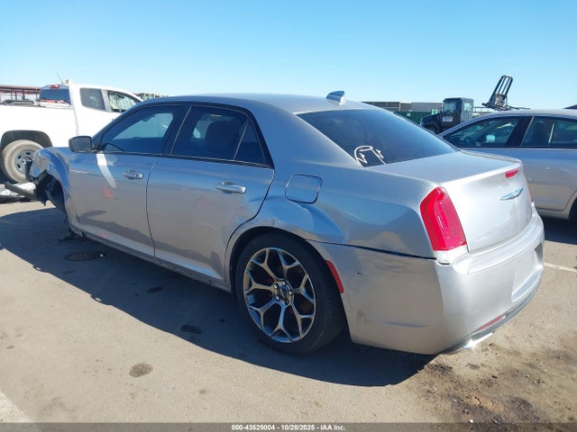 صورة 3 لـ 2015 Chrysler 300 300S