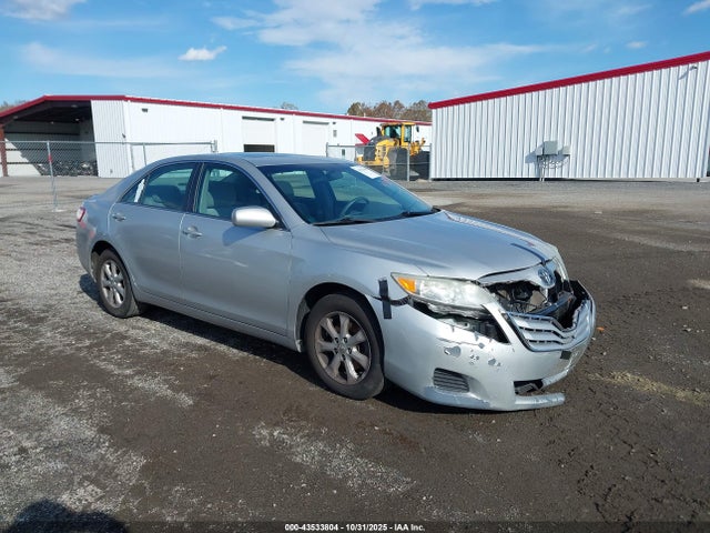 2011 TOYOTA CAMRY LE