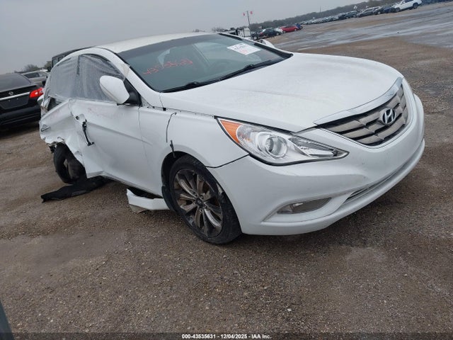 2011 HYUNDAI SONATA SE