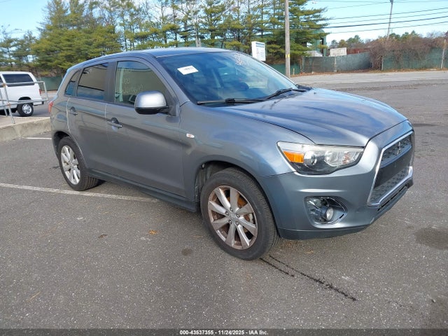 2014 MITSUBISHI OUTLANDER ES