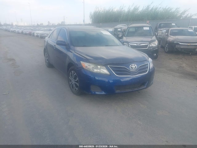 2011 TOYOTA CAMRY LE