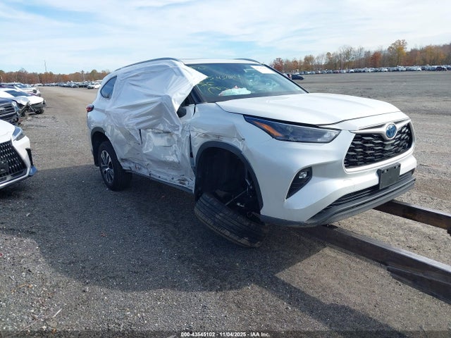 2023 TOYOTA HIGHLANDER HYBRID XLE