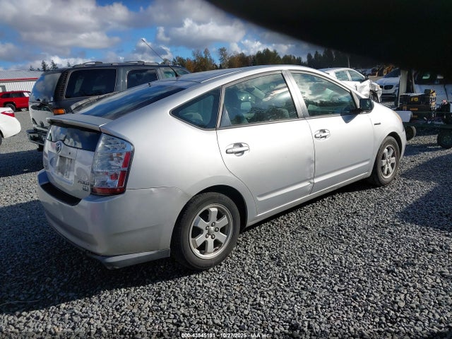 TOYOTA PRIUS - 4