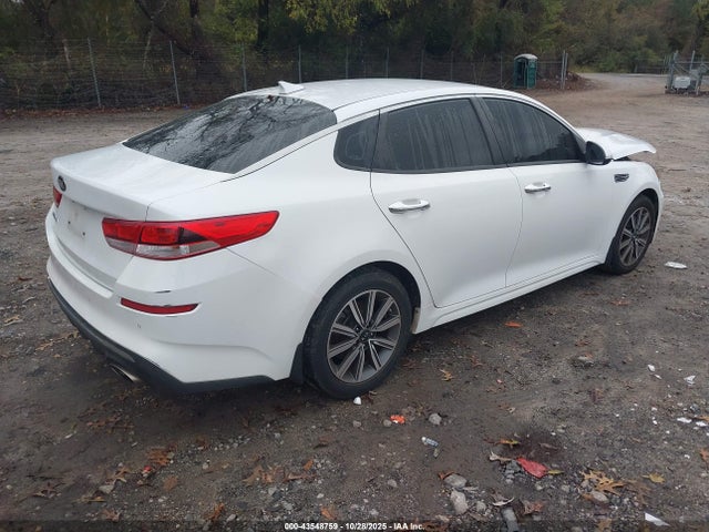 KIA OPTIMA LX - 4
