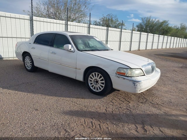 2006 LINCOLN TOWN CAR SIGNATURE LIMITED