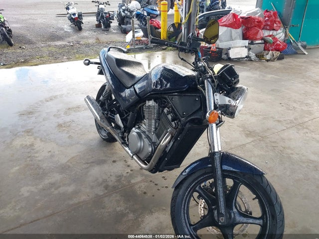 1990 SUZUKI VX800 
