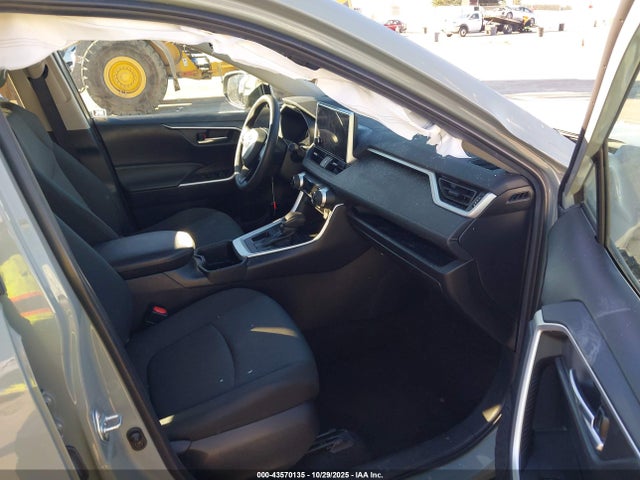 2023 TOYOTA RAV4 XLE 5