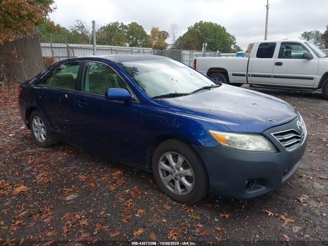 TOYOTA CAMRY - 1