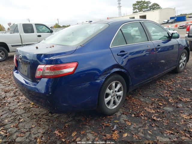 TOYOTA CAMRY - 4