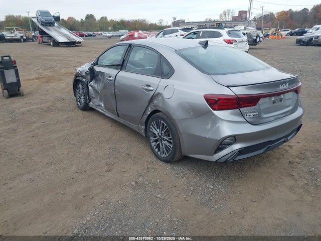 2023 KIA FORTE GT-LINE photo 3