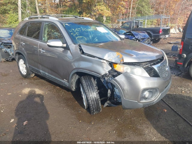 2011 KIA SORENTO LX