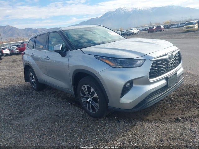 2022 TOYOTA HIGHLANDER XLE