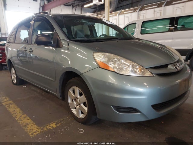 2007 TOYOTA SIENNA LE