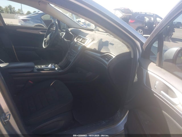 FORD FUSION SE - 5