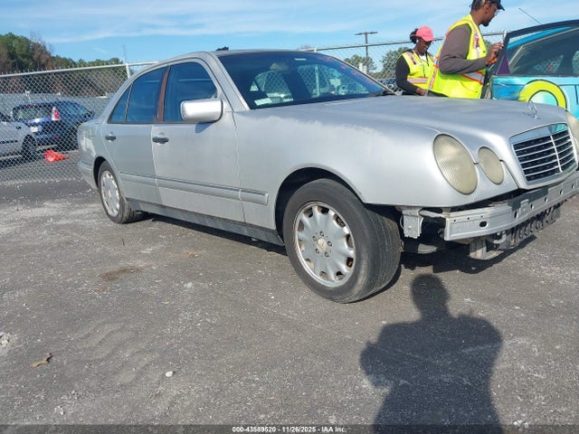 1996 MERCEDES-BENZ E 320