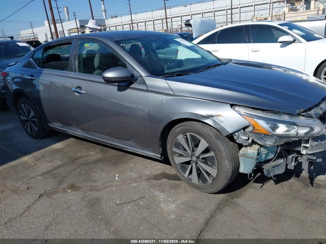 2021 NISSAN ALTIMA SV FWD