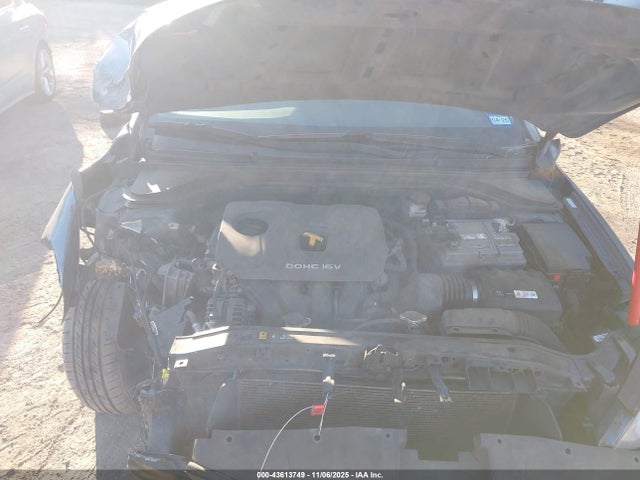 HYUNDAI ELANTRA SE - 10