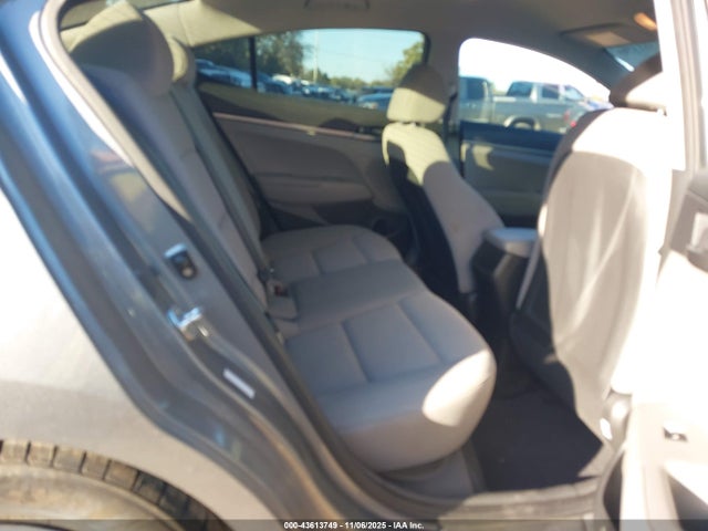 HYUNDAI ELANTRA SE - 8