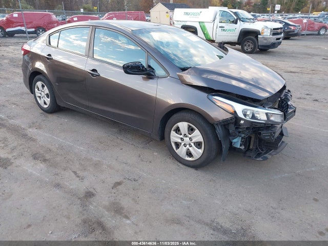 2017 KIA FORTE LX