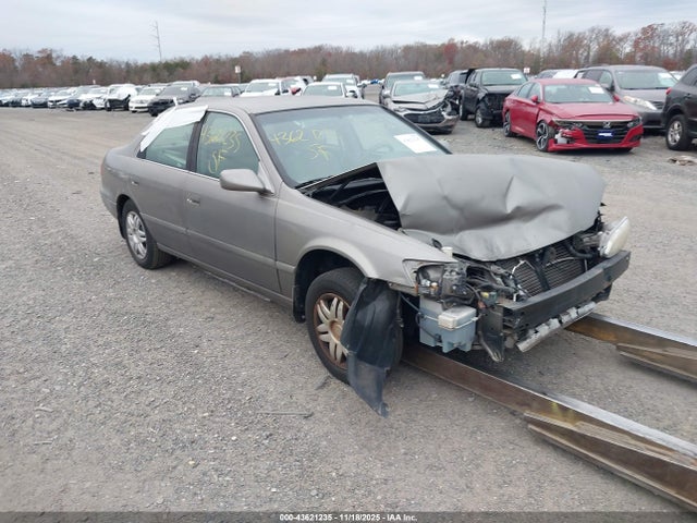 2000 TOYOTA CAMRY LE