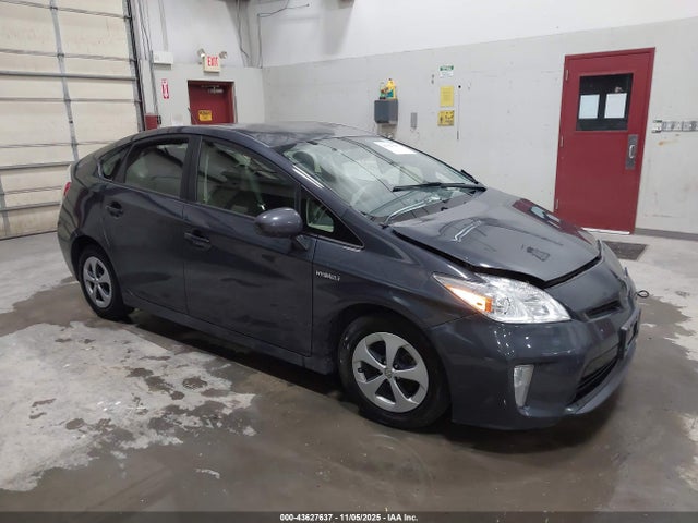 2015 TOYOTA PRIUS TWO