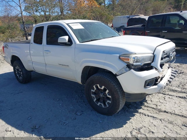 2016 TOYOTA TACOMA SR5