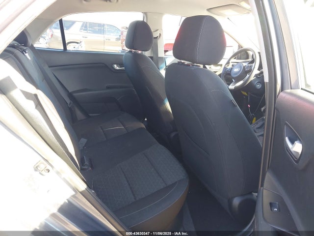 KIA RIO 5-DOOR S - 8