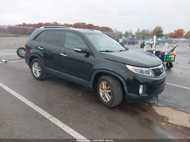 2015 KIA SORENTO LX