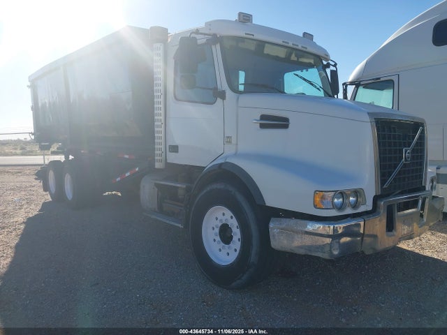 2012 VOLVO VHD 
