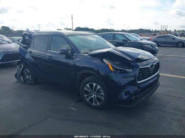 2025 TOYOTA HIGHLANDER XLE