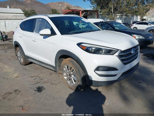 2017 HYUNDAI TUCSON SE