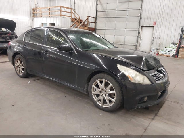 2013 INFINITI G37 