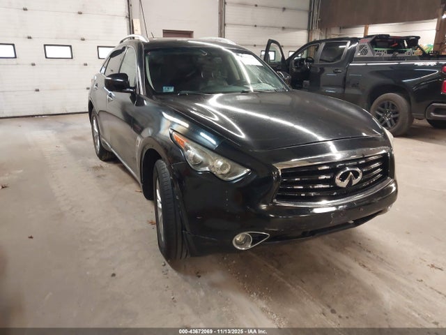 2015 INFINITI QX70 