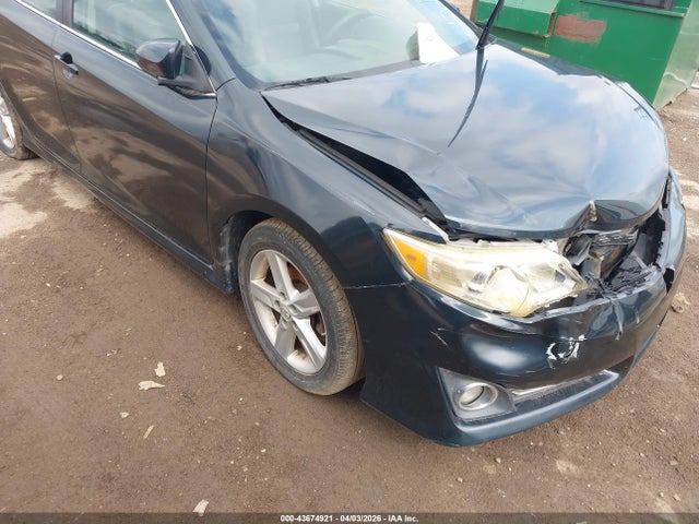 2014 TOYOTA CAMRY SE