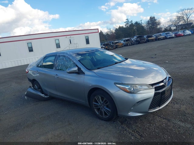 2016 TOYOTA CAMRY SE