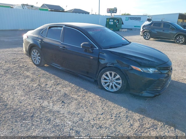 2018 TOYOTA CAMRY LE
