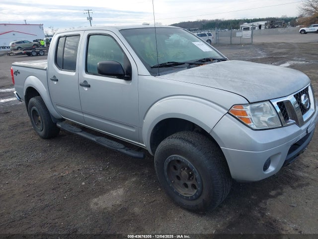 2015 NISSAN FRONTIER SV