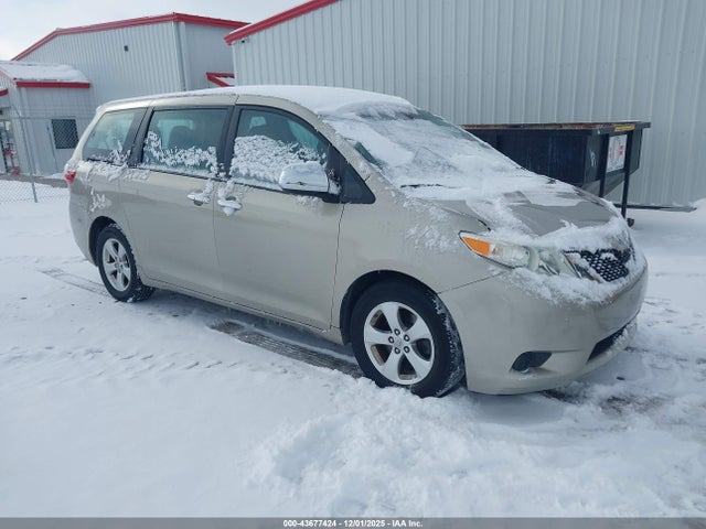 2015 TOYOTA SIENNA L 7 PASSENGER