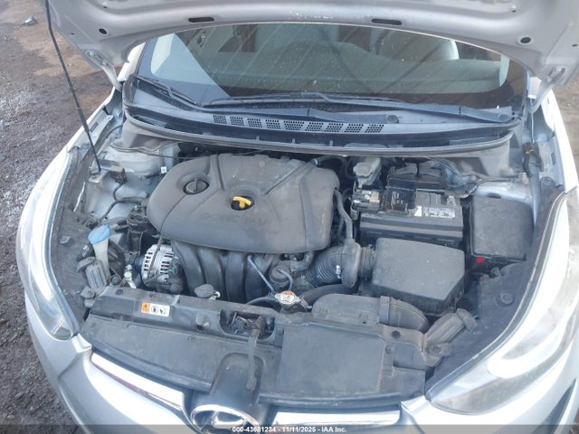 HYUNDAI ELANTRA SE - 10