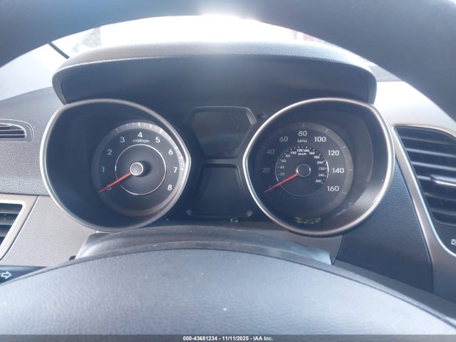 HYUNDAI ELANTRA SE - 7