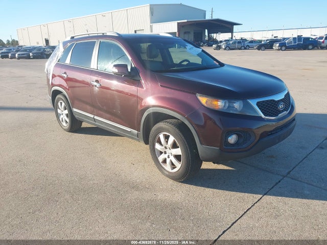 2013 KIA SORENTO LX